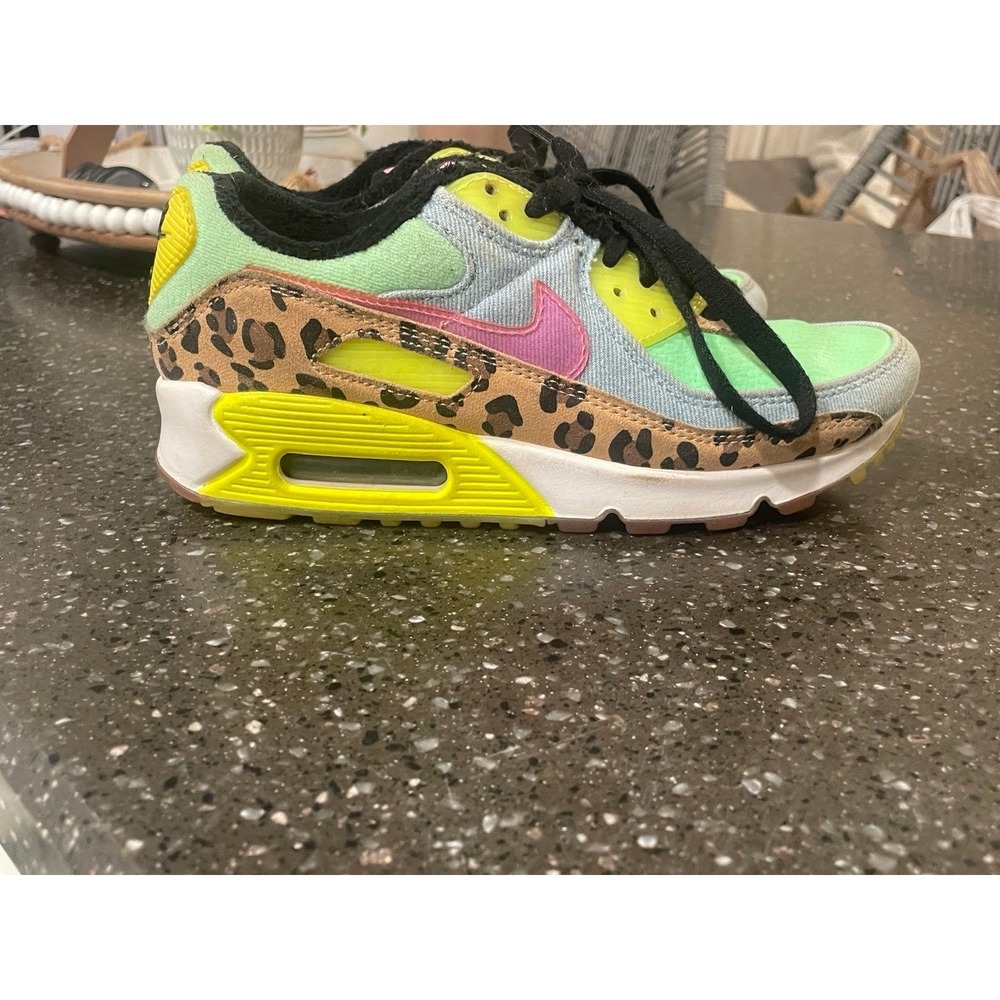 Women's Nike Air Max 90 LX Illusion Green W
